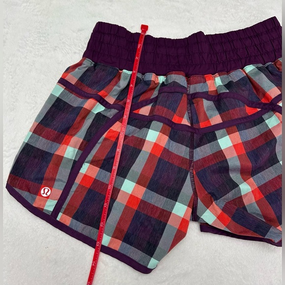 Lululemon size 8 Tracker Short II Wheezy Check Multi Heathered Berry Yum Yum Run - Picture 10 of 11